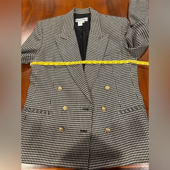 Black & White Houndstooth Ladies Blazer, size 12P - Picture 5 of 6